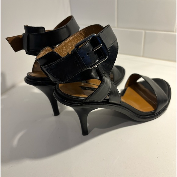 Kenneth Cole Collection Heels - Picture 2 of 11